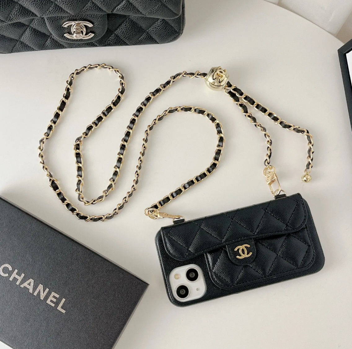 Luxurious iPhone Cover（With chain）
