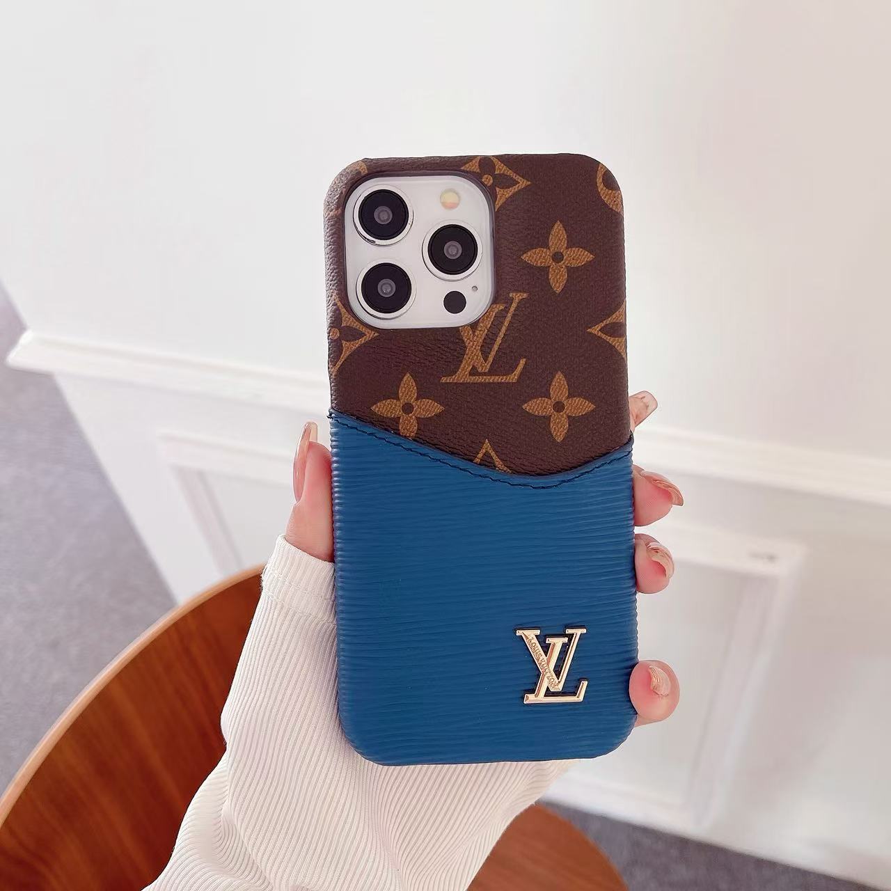 Luxurious iPhone Cover (card slot)2