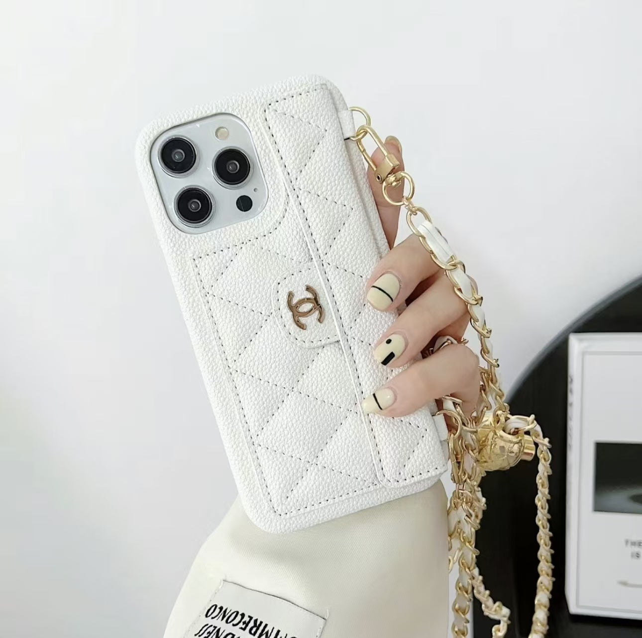 Luxurious iPhone Cover（With chain）