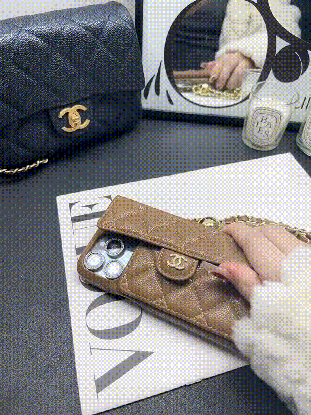 Luxurious iPhone Cover（With chain）