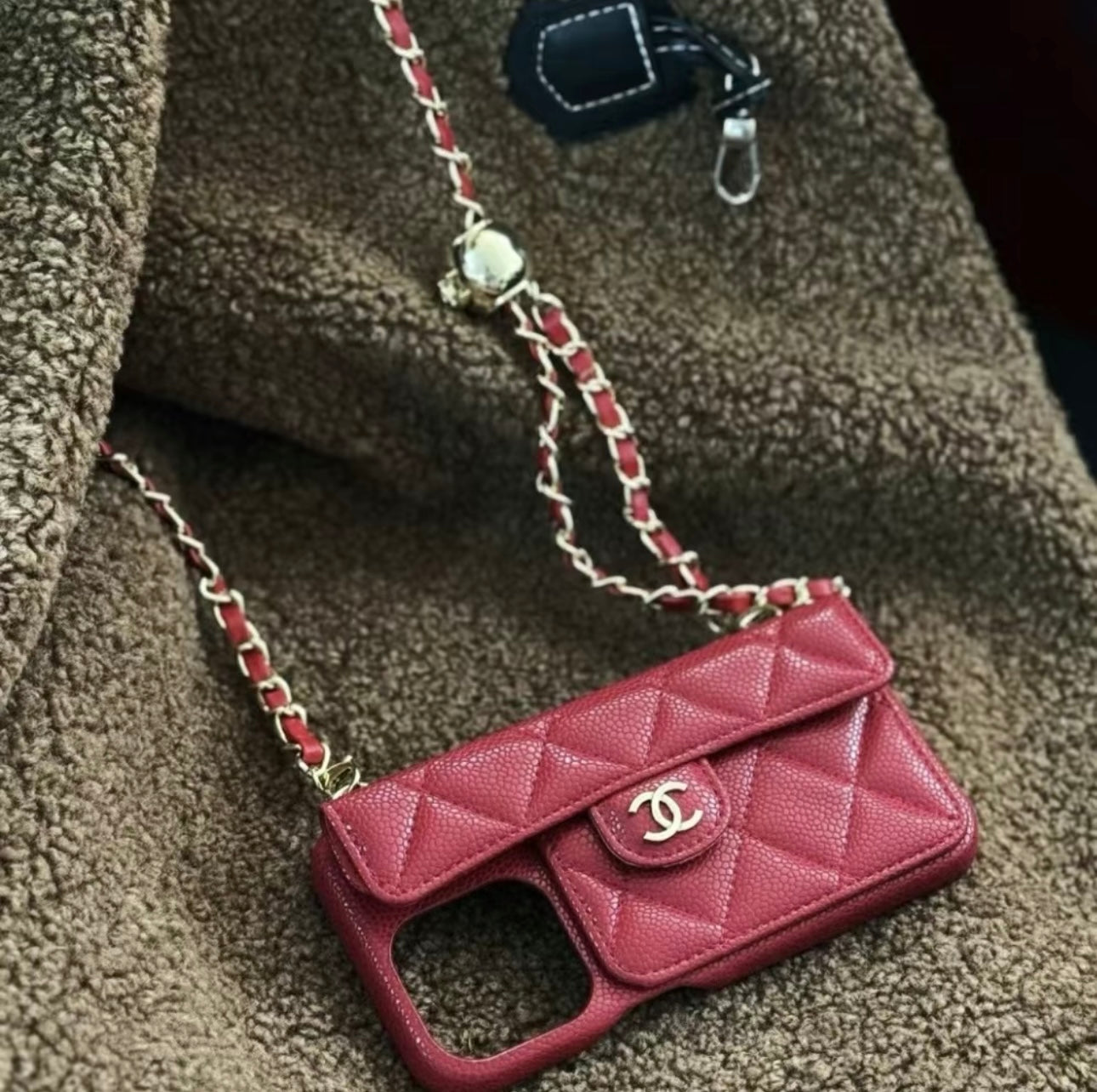 Luxurious iPhone Cover（With chain）